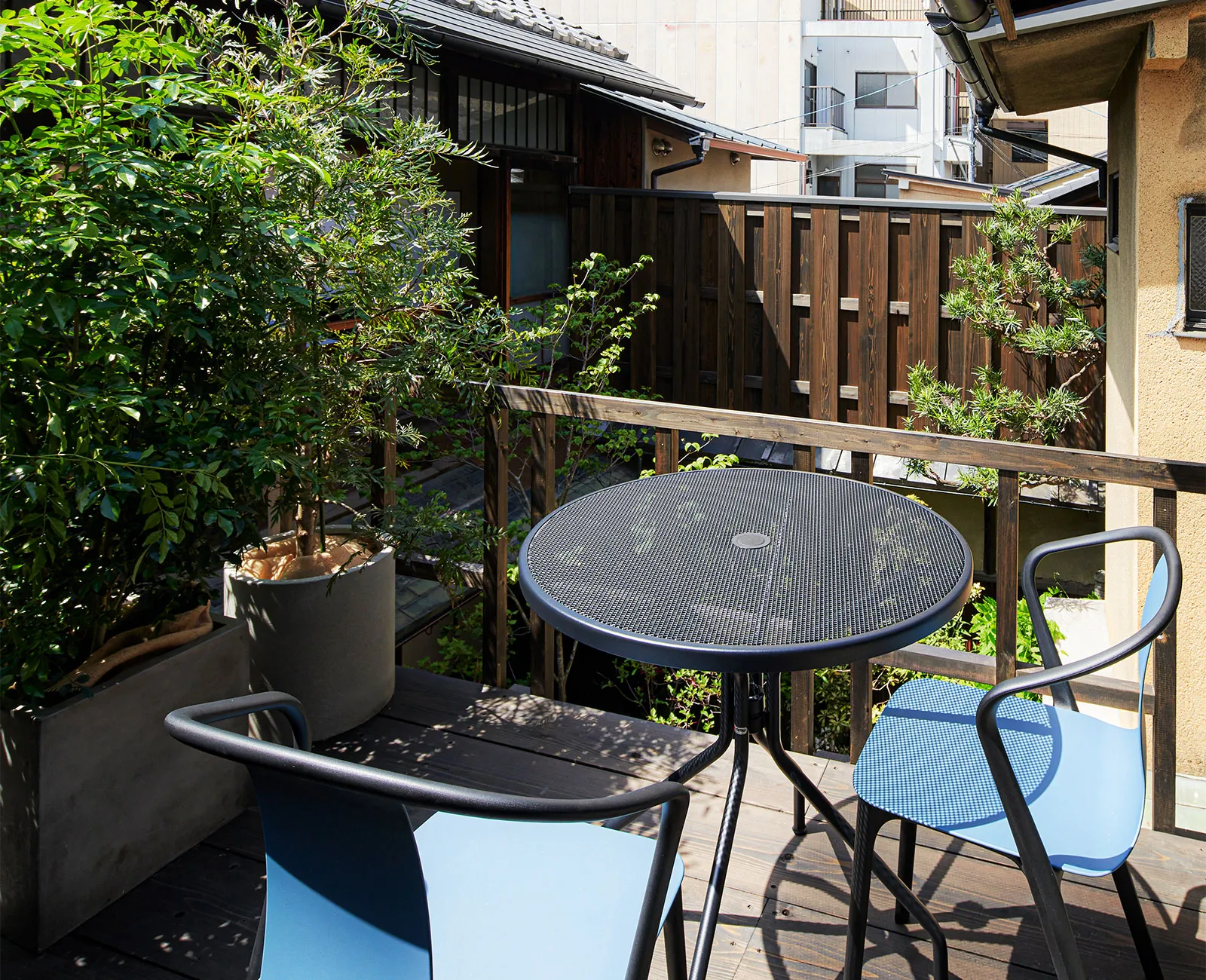 屋外ラウンジ