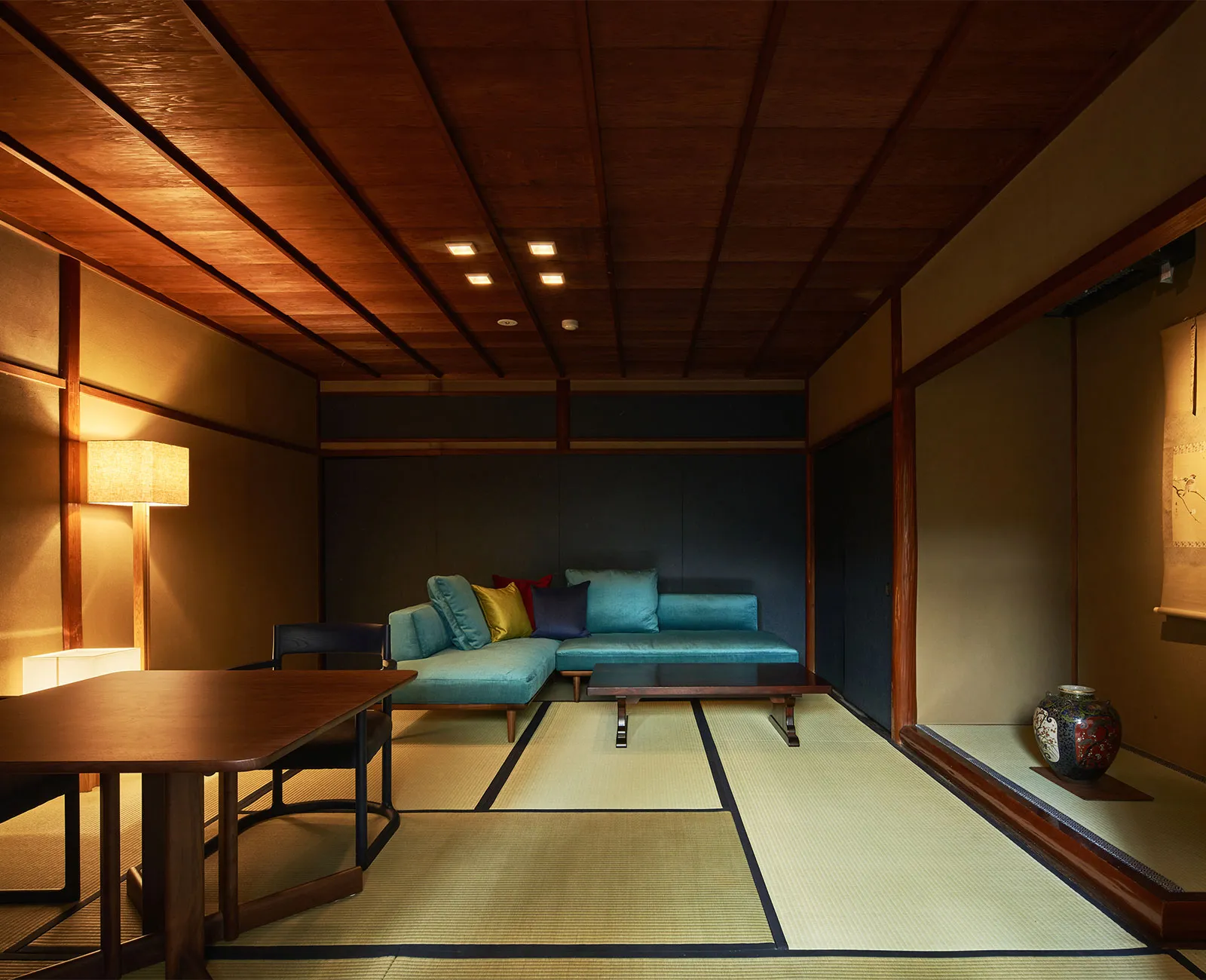 屋内ラウンジ